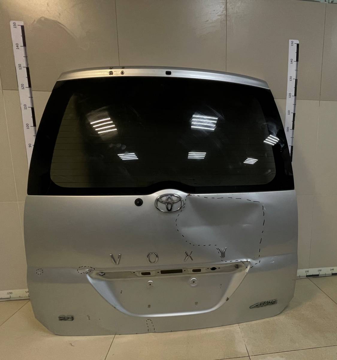 Дверь багажника со стеклом Toyota Noah (R60) 2001-2007