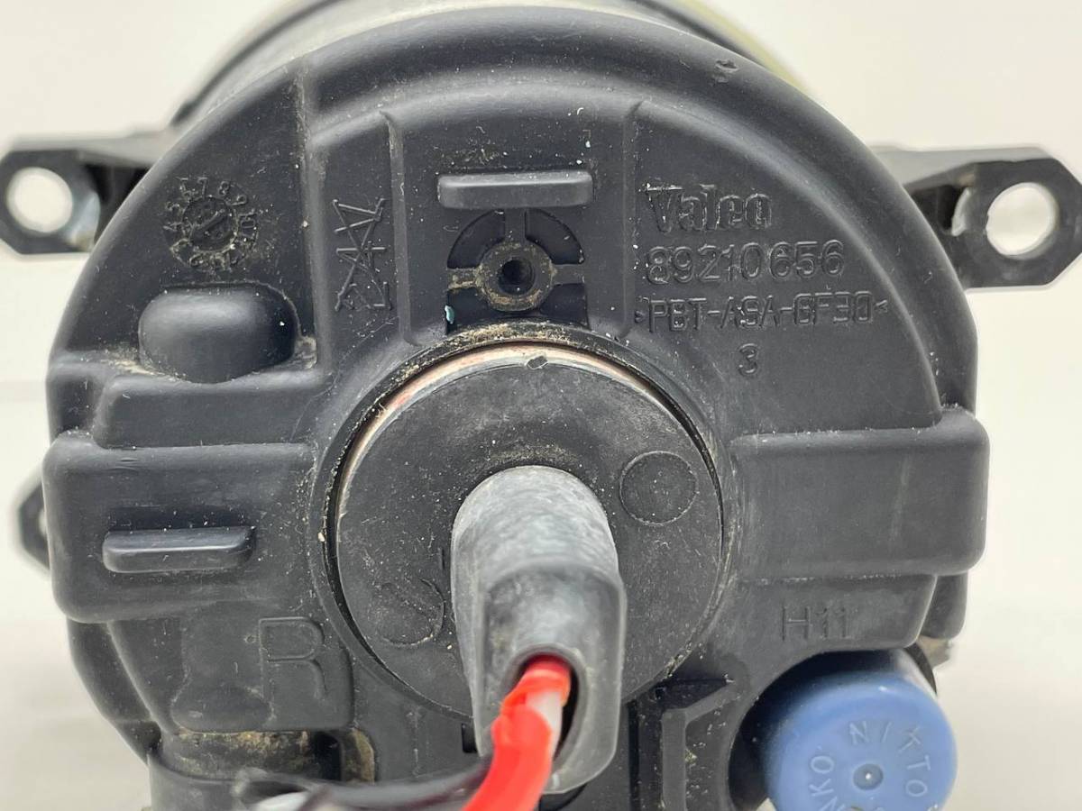 Фара противотуманная правая Toyota Avensis (T250) 2003-2009