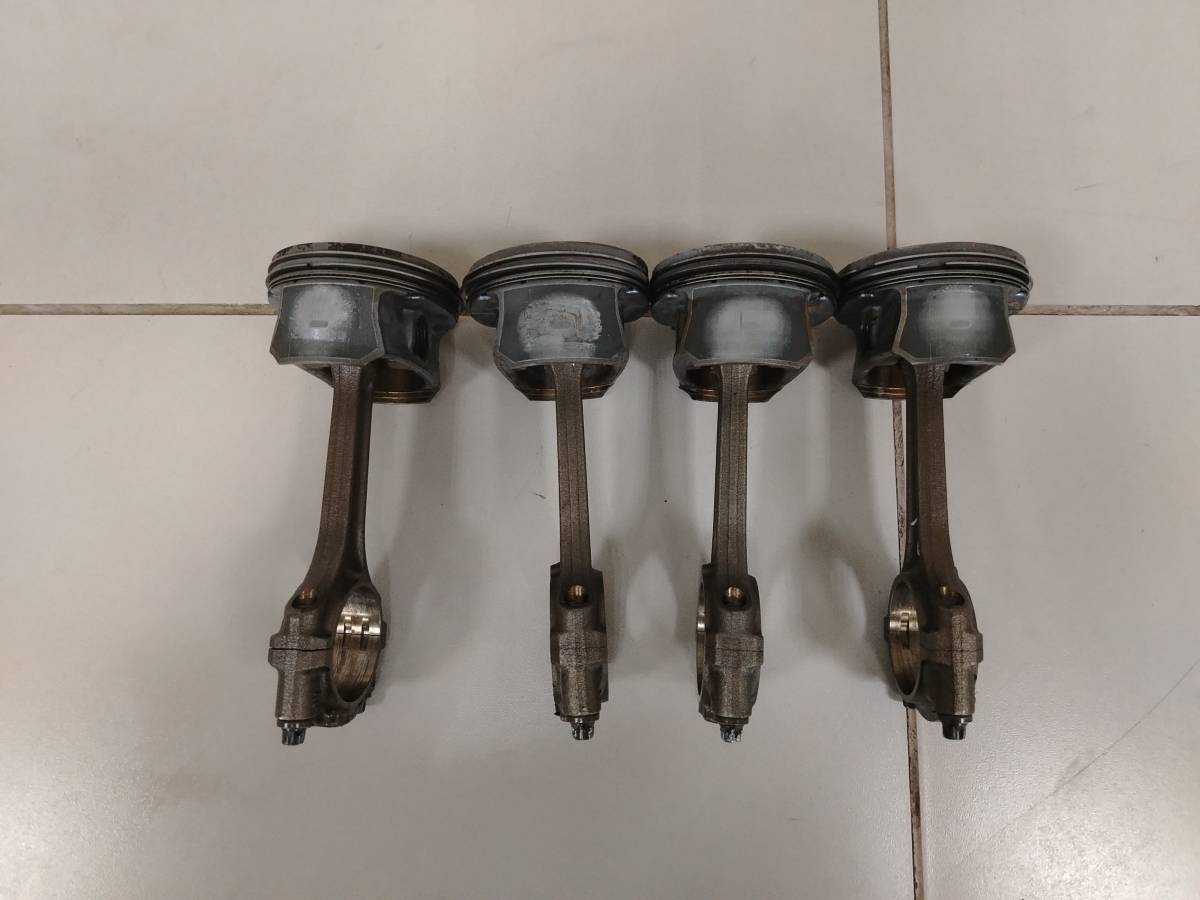 Поршень с шатуном Opel Astra H / Family 2004-2015 Поршень с шатуном Opel Astra H / Family 2004-2015