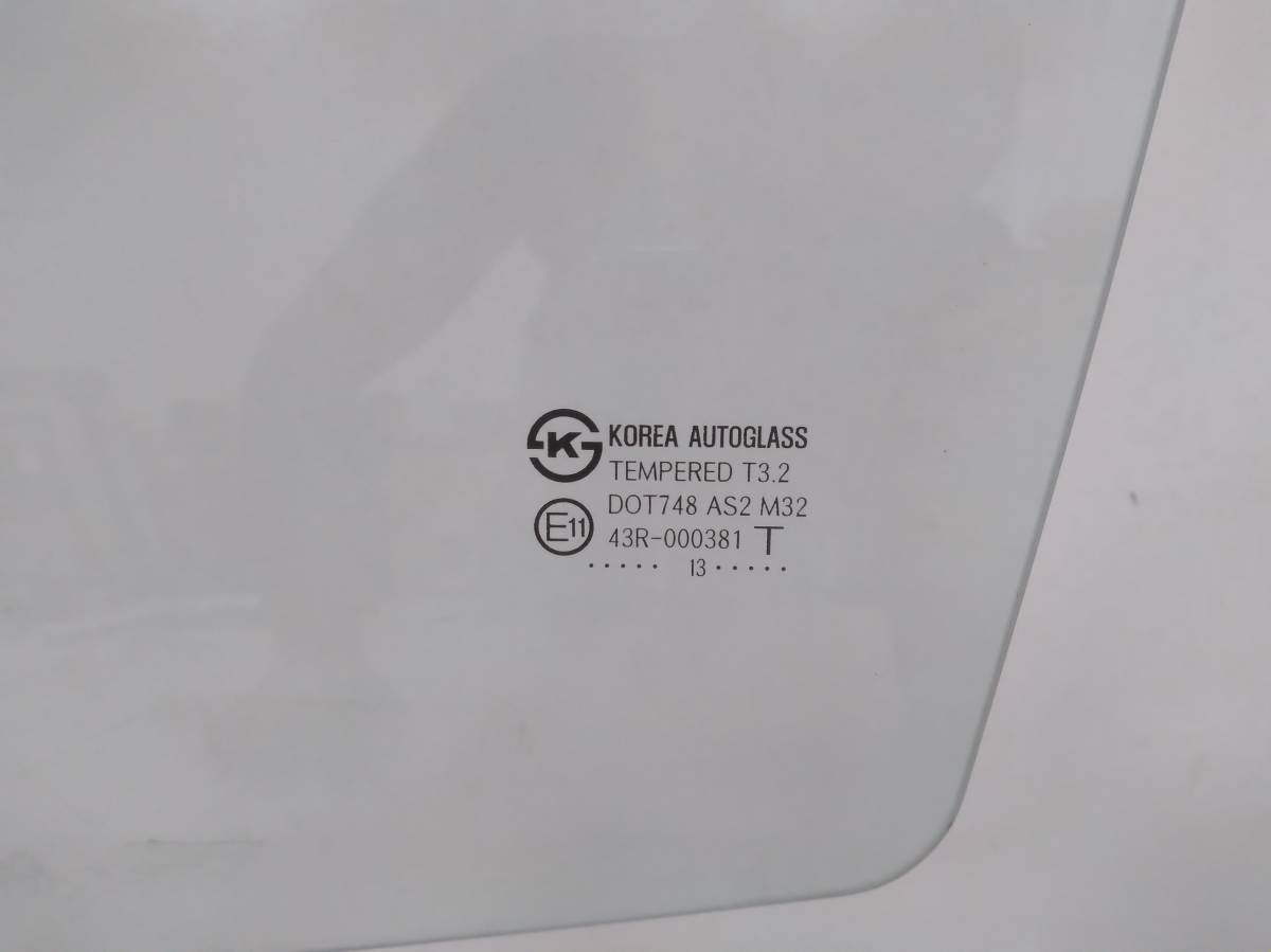 Стекло двери передней левой Hyundai Solaris 2010-2017
