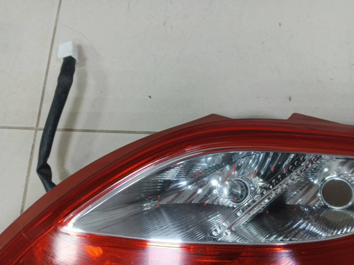 Фонарь задний правый Mazda Demio DE 2007-2011