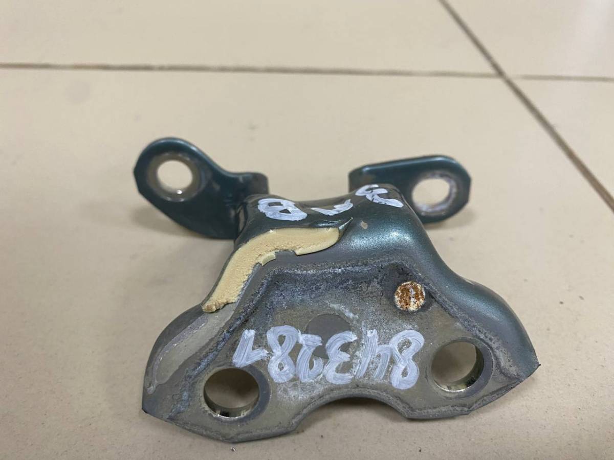 Петля двери задней правой верхняя Toyota Camry (V40) 2006-2011 Петля двери задней правой верхняя Toyota Camry (V40) 2006-2011