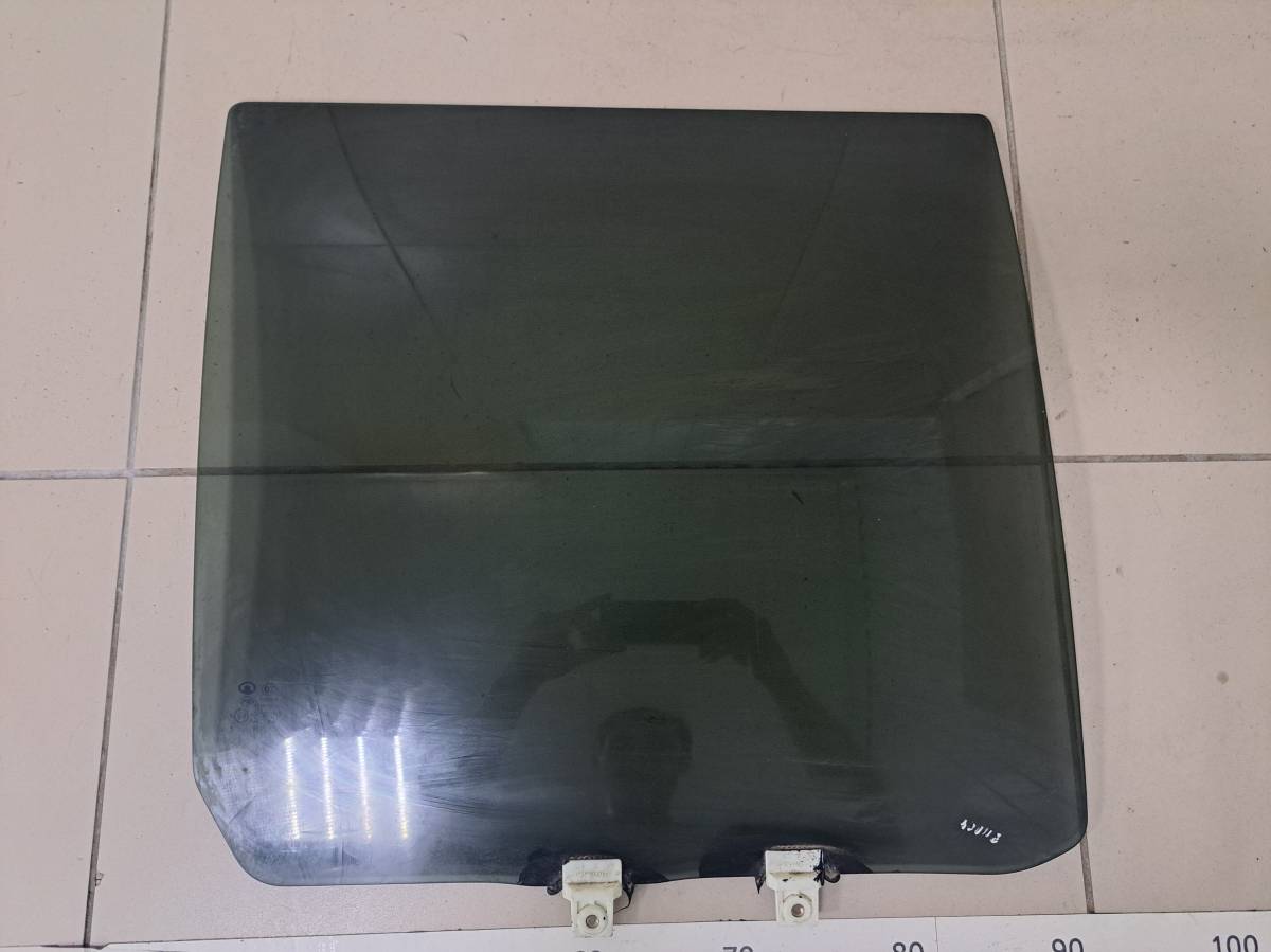 Стекло двери задней правой Great Wall H5 2010> Стекло двери задней правой Great Wall H5 2010>