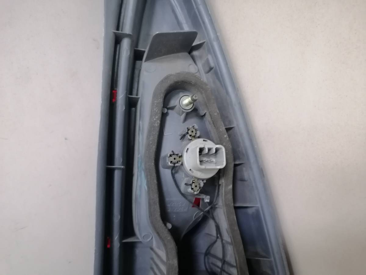 Фонарь задний левый Toyota Funcargo (XP20) 1999-2005