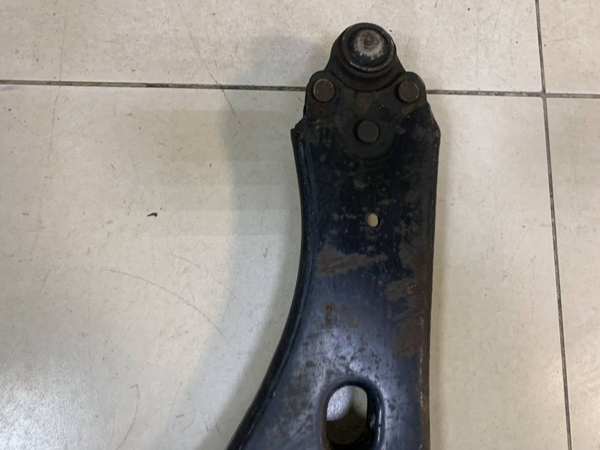 Рычаг передний правый Mazda Demio (DY) 2002-2007