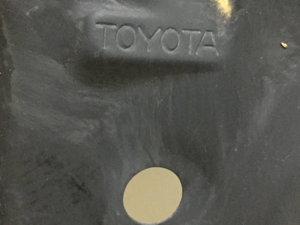 Крыло заднее правое Toyota Avensis (T220) 1997-2003
