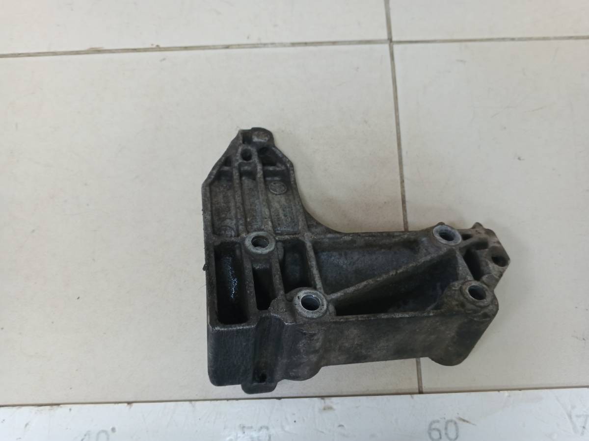 Кронштейн кондиционера BMW 3-series E90/E91 2005-2011
