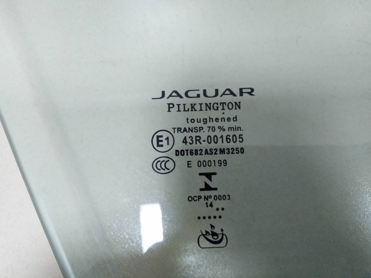 Стекло двери передней правой Jaguar XF 2007-2015