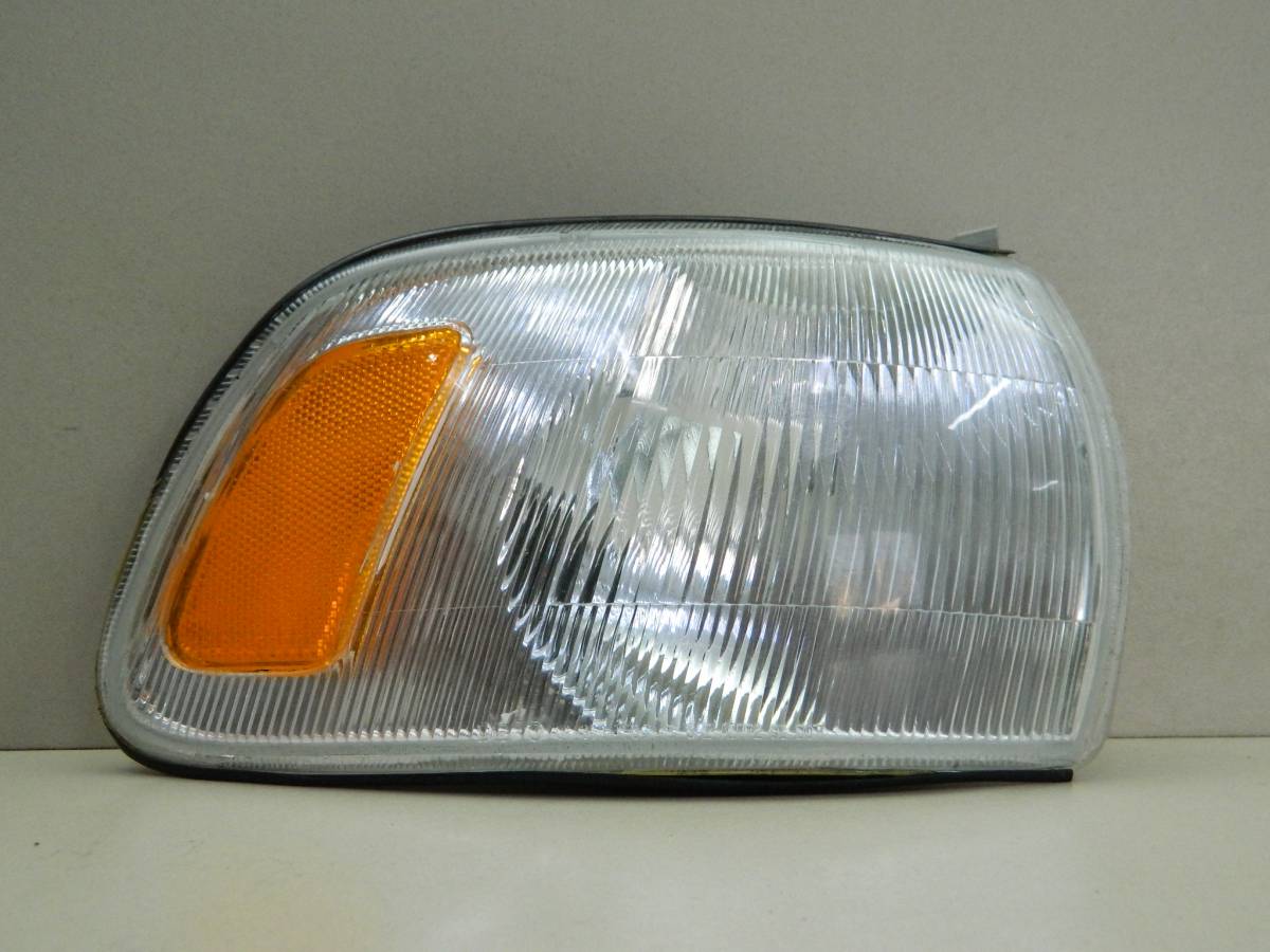 Указатель поворота правый Toyota Previa (XR10) 1990-1999