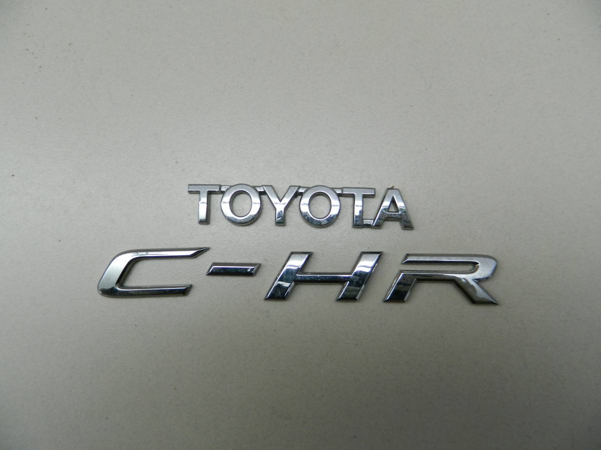 Эмблема Toyota C-HR 2016>
