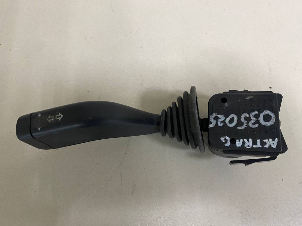 Переключатель поворотов подрулевой Opel Astra G 1998-2005