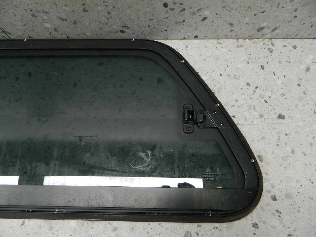 Стекло двери задней правой Mitsubishi L200 (KB) 2006-2016
