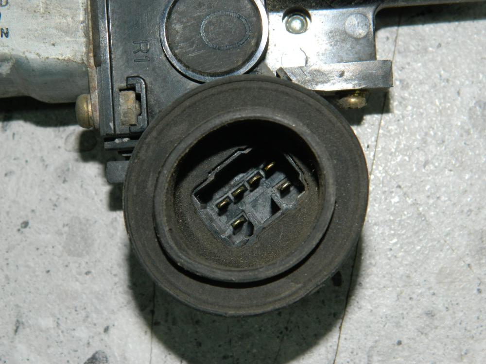 Стеклоподъемник электр. задний левый для Toyota Corolla E120 2001-2007