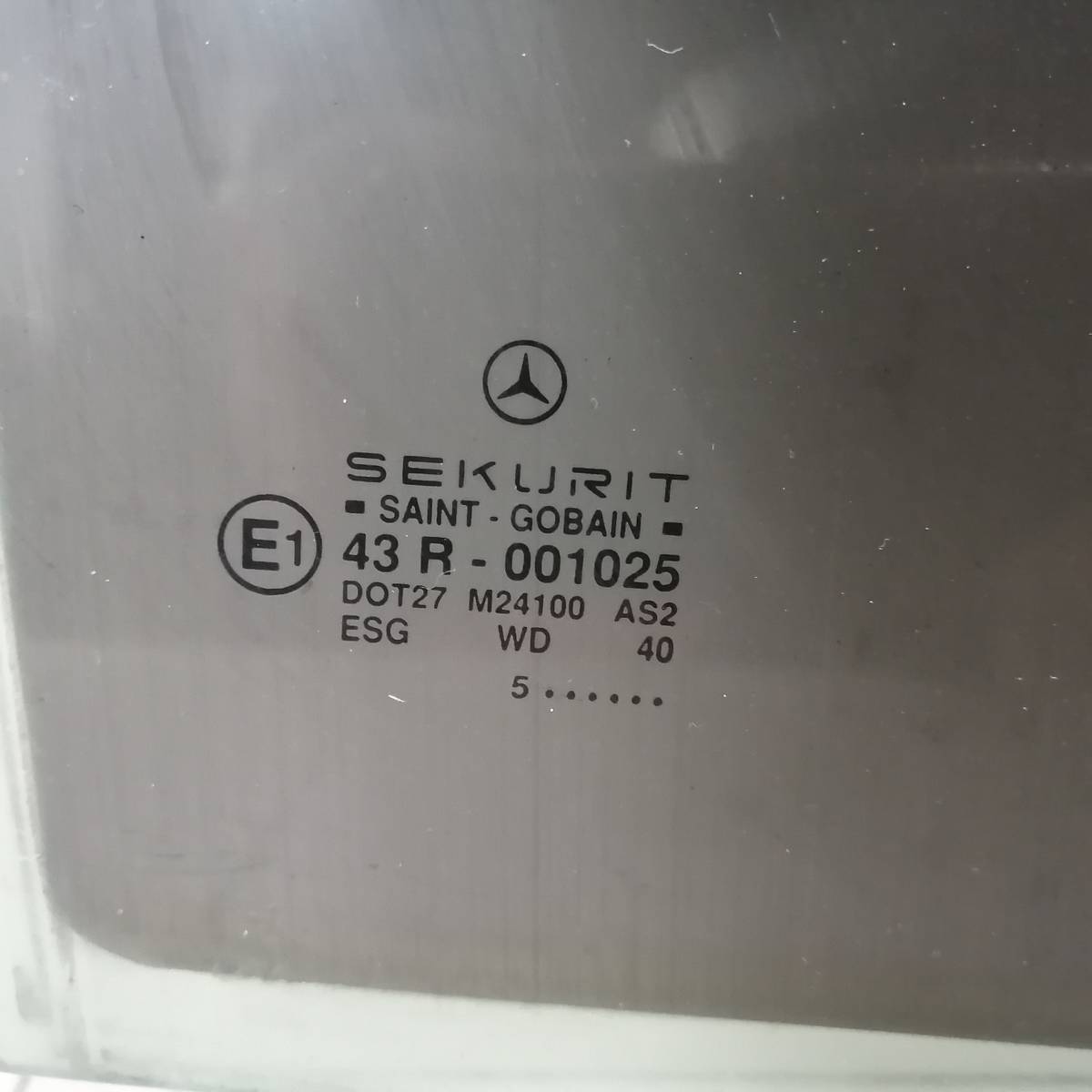 Стекло двери задней правой Mercedes-Benz E-Class (W210) 1995-2002