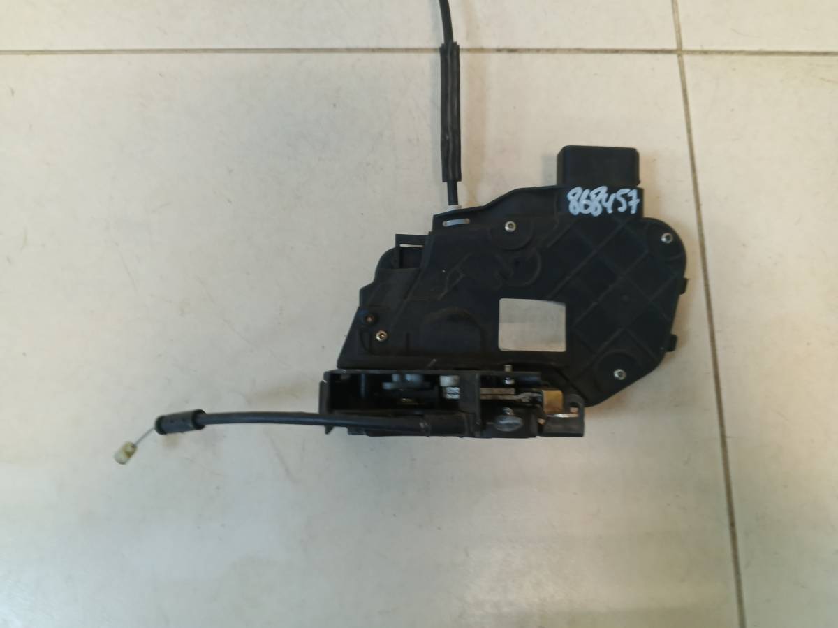 Замок двери задней правой Land Rover Discovery 3 2004-2009