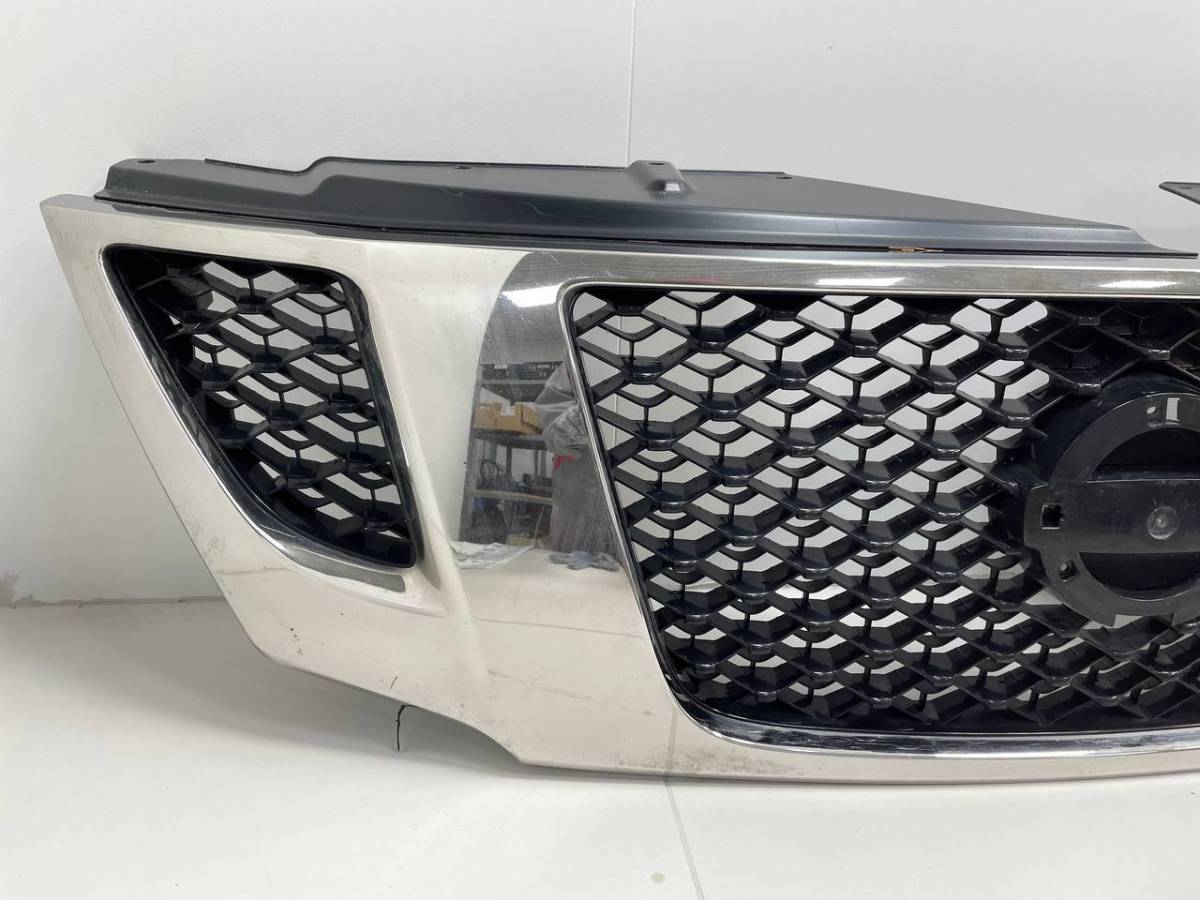 Решетка радиатора Nissan Patrol (Y62) 2010>