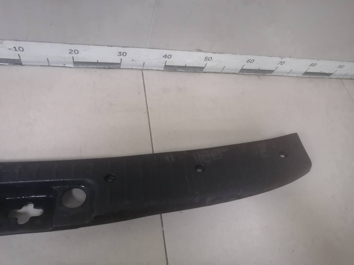 Накладка замка багажника Toyota Probox NSP160 2014