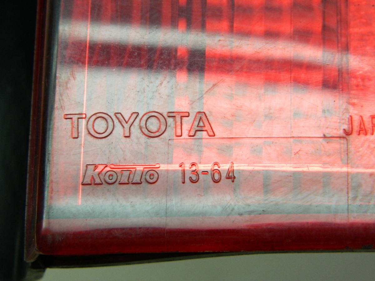 Фонарь задний правый Toyota Allex 2001-2006