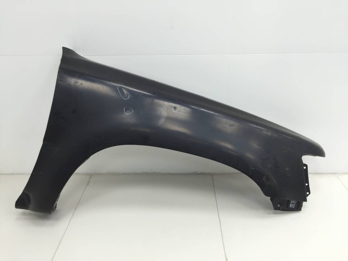 Крыло переднее правое Toyota Hilux Surf (N130) 1989-1995