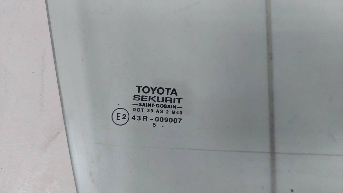 Стекло двери передней правой Toyota Corolla E120 2001-2007