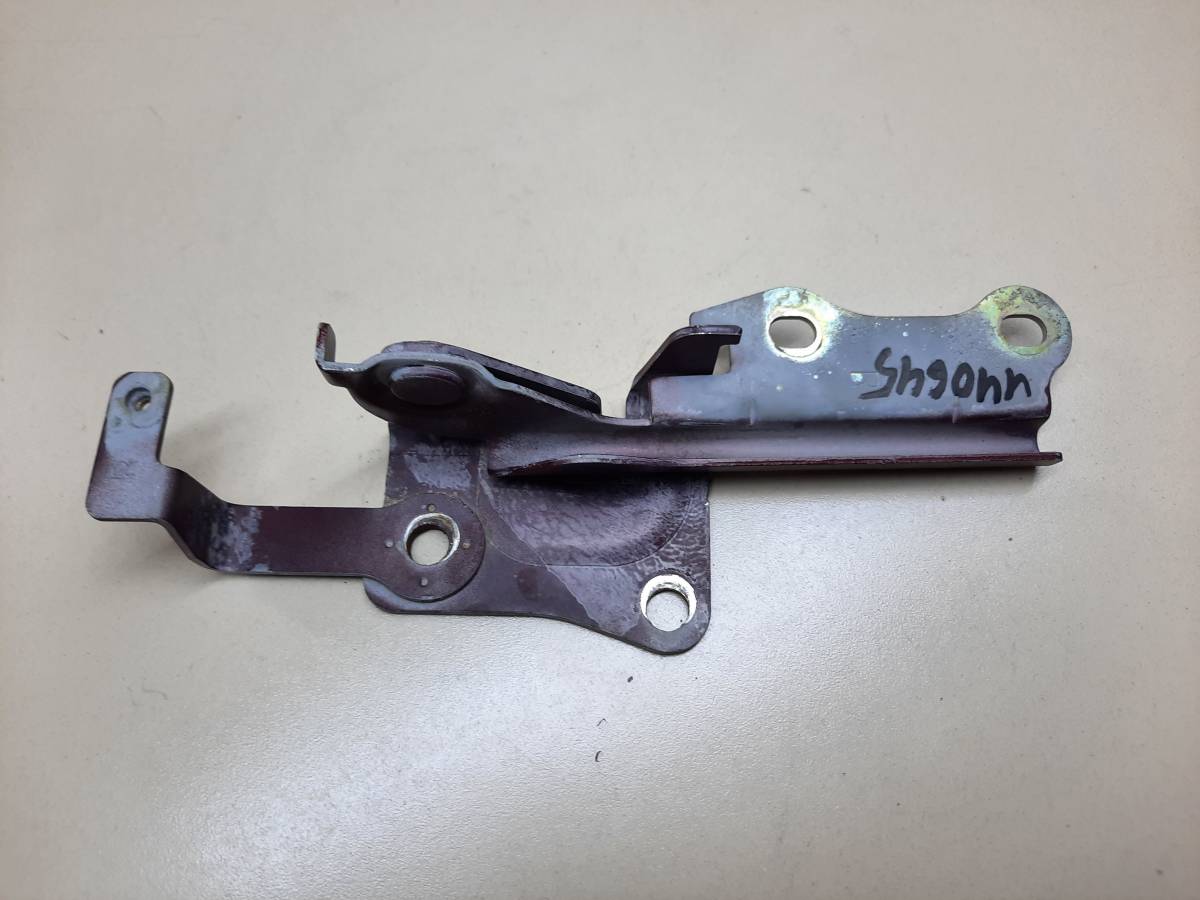 Петля капота правая Kia Spectra 2001-2011