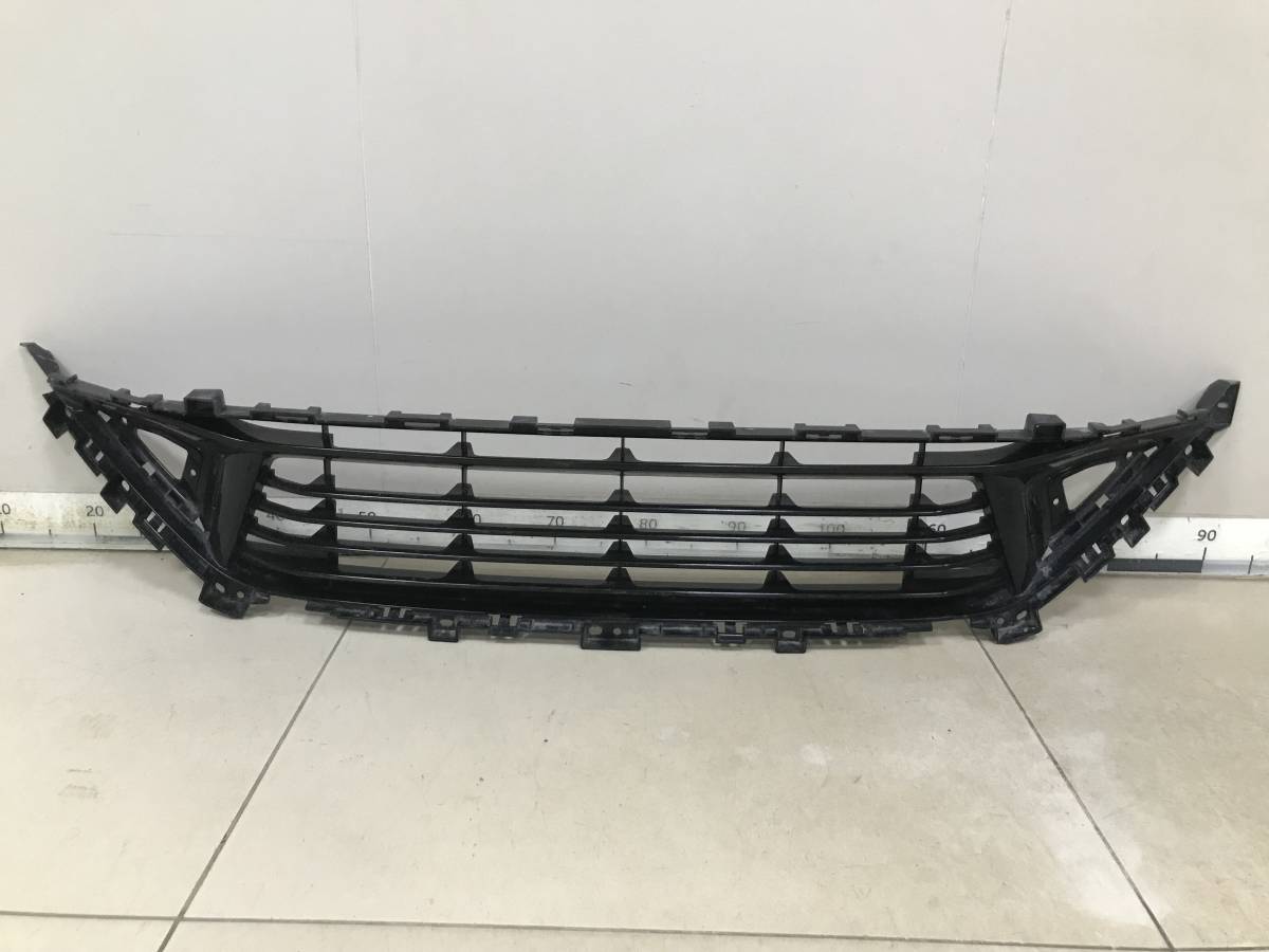 Решетка в бампер центральная Geely Coolray 2018