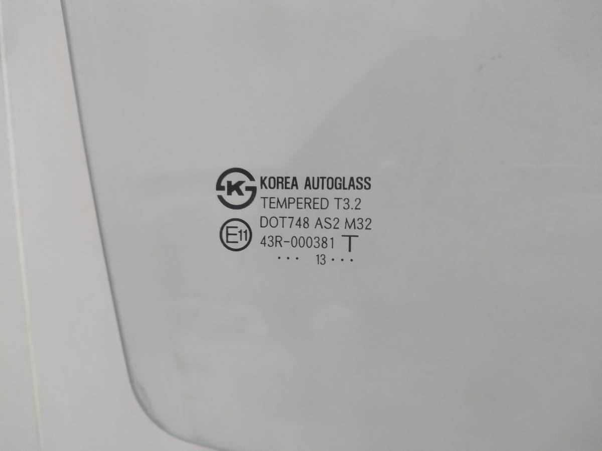 Стекло двери передней правой Hyundai Solaris 2010-2017