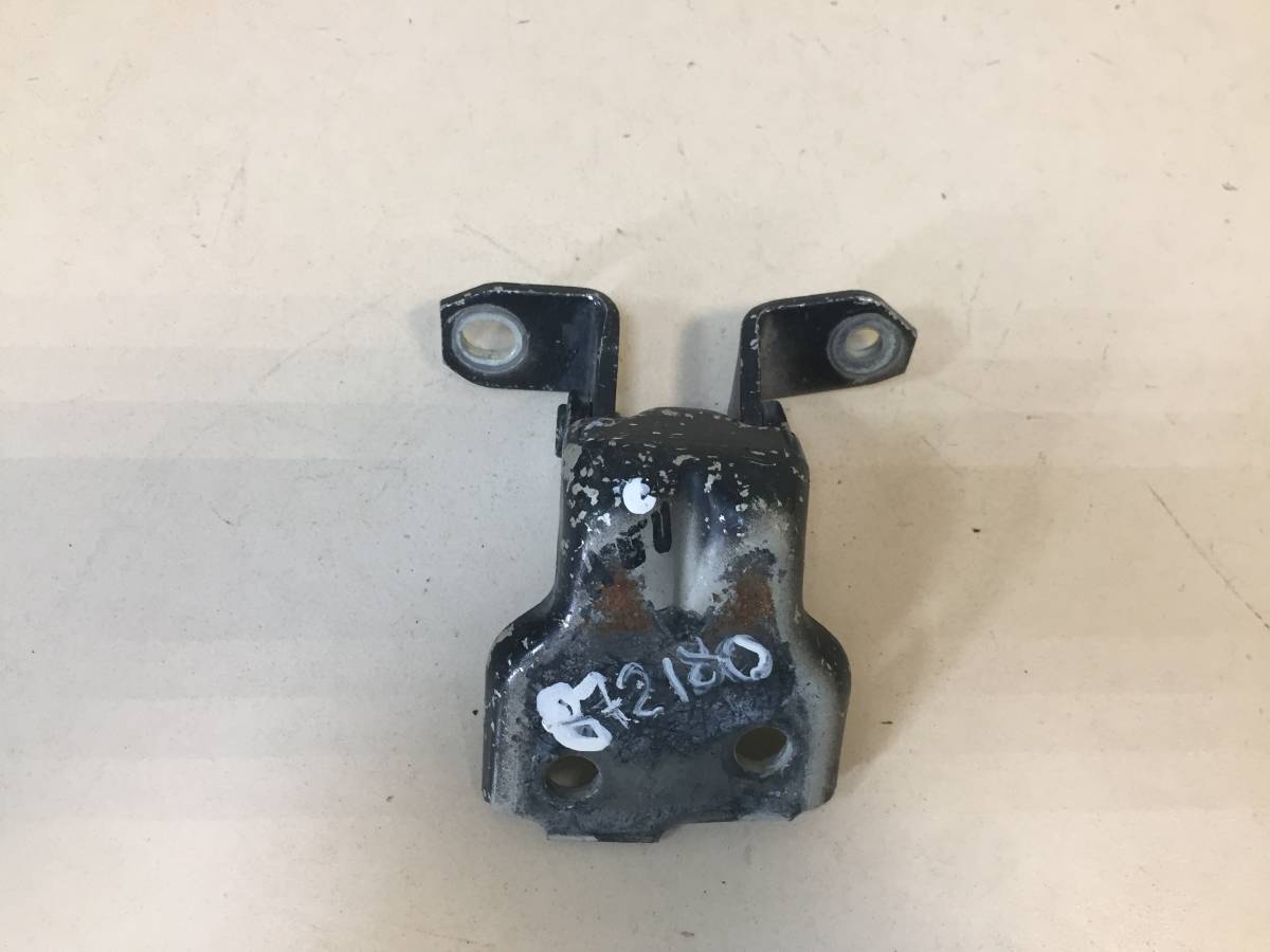 Петля двери передней правой нижняя Suzuki SX4 2006-2013