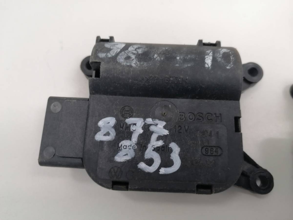 Моторчик заслонки печки Volkswagen Touareg (7L) 2002-2010