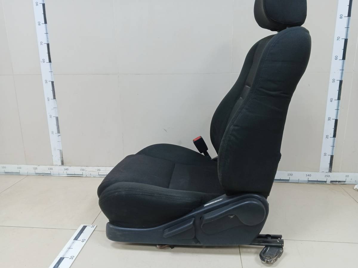 Сиденье переднее левое Toyota Avensis (T250) 2003-2009