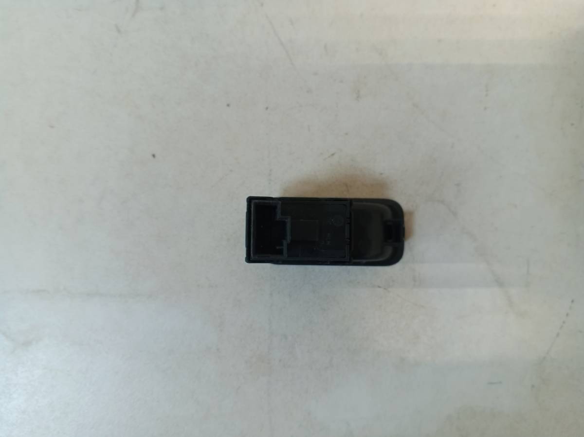 Кнопка открывания багажника Volkswagen Polo (Sed RUS) 2011>