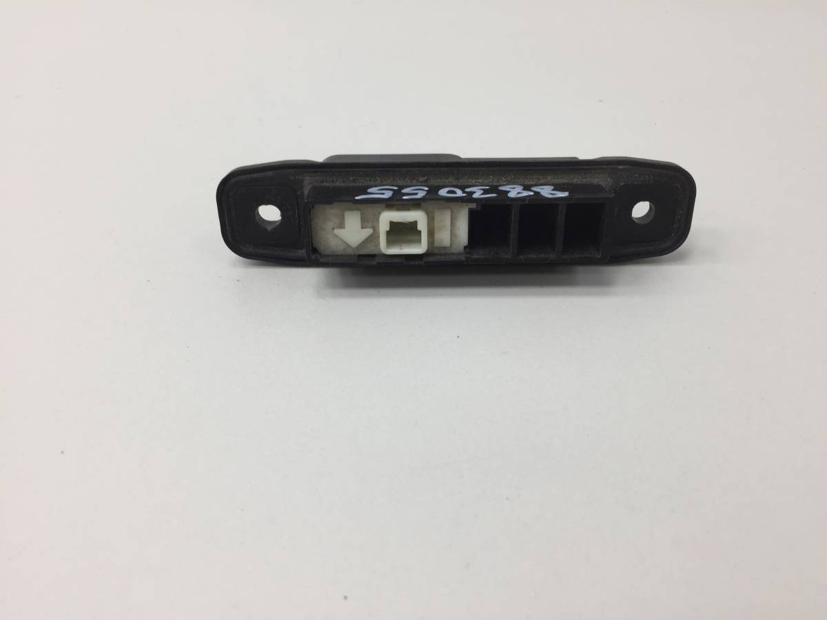 Кнопка открывания багажника Toyota Vitz (XP130) 2010-2016
