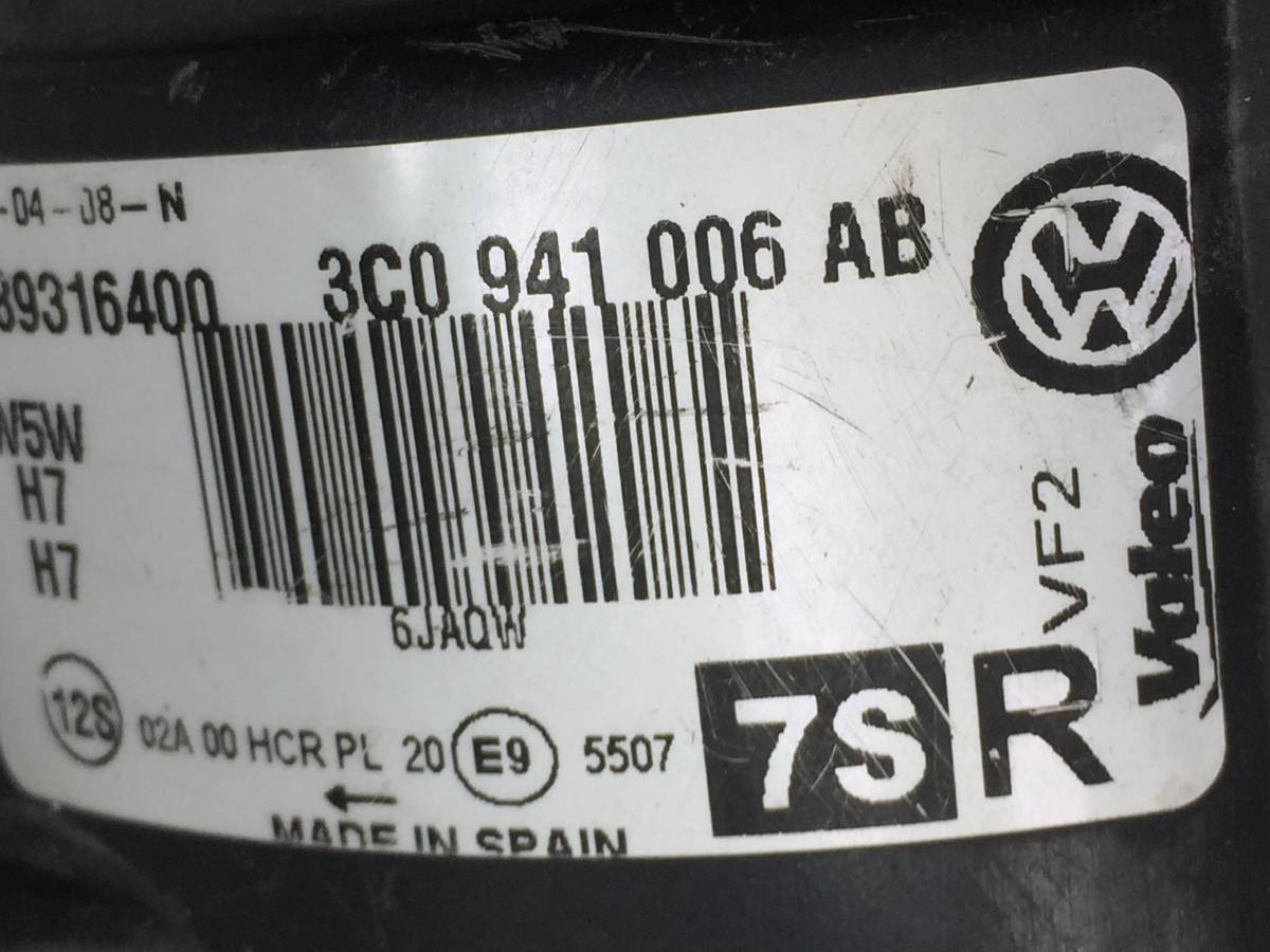 Фара правая Volkswagen Passat B6 2005-2010
