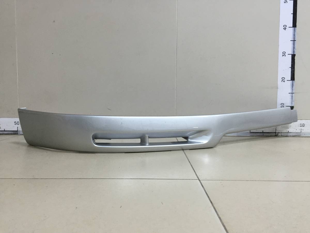 Накладка переднего бампера правая Toyota Noah (R60) 2001-2007