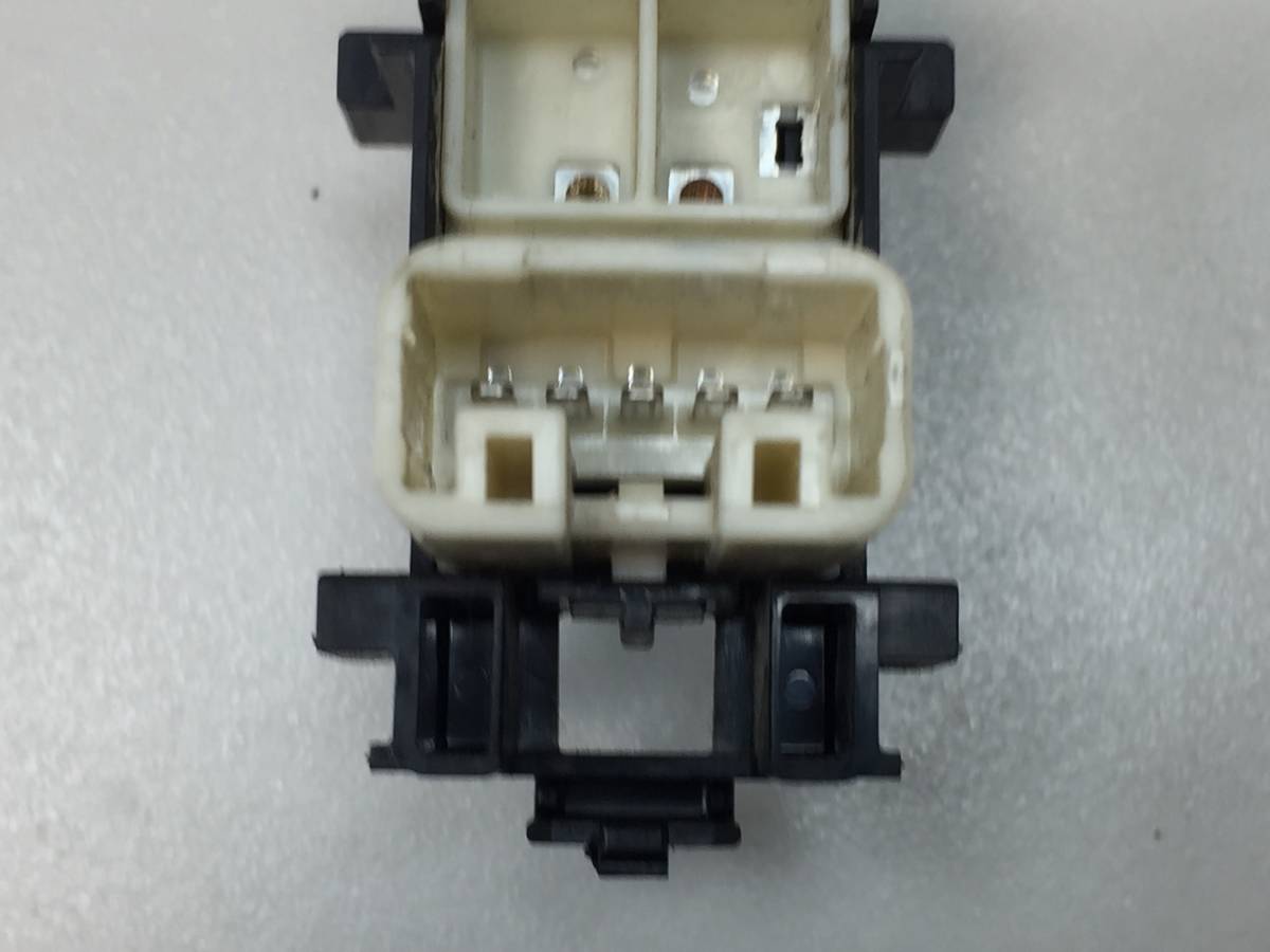 Кнопка стеклоподъемника Toyota Tundra (XK50) 2006-2010