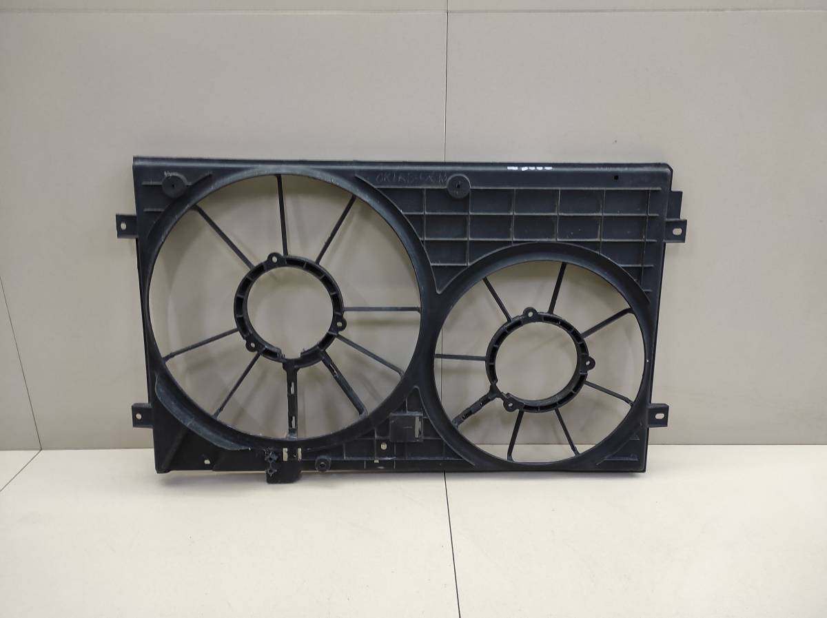 Диффузор вентилятора Volkswagen Passat B6 2005-2010