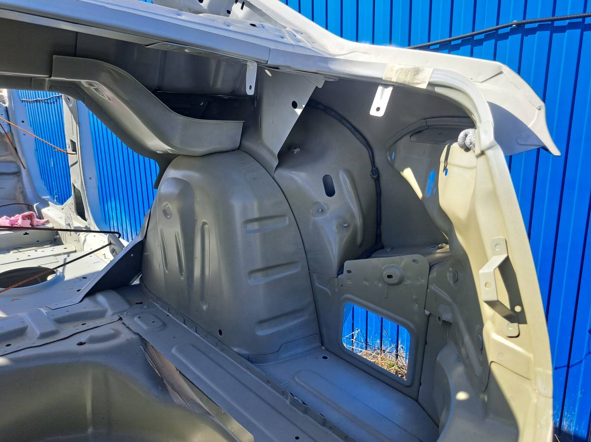 Крыло заднее правое Citroen C4 2011>