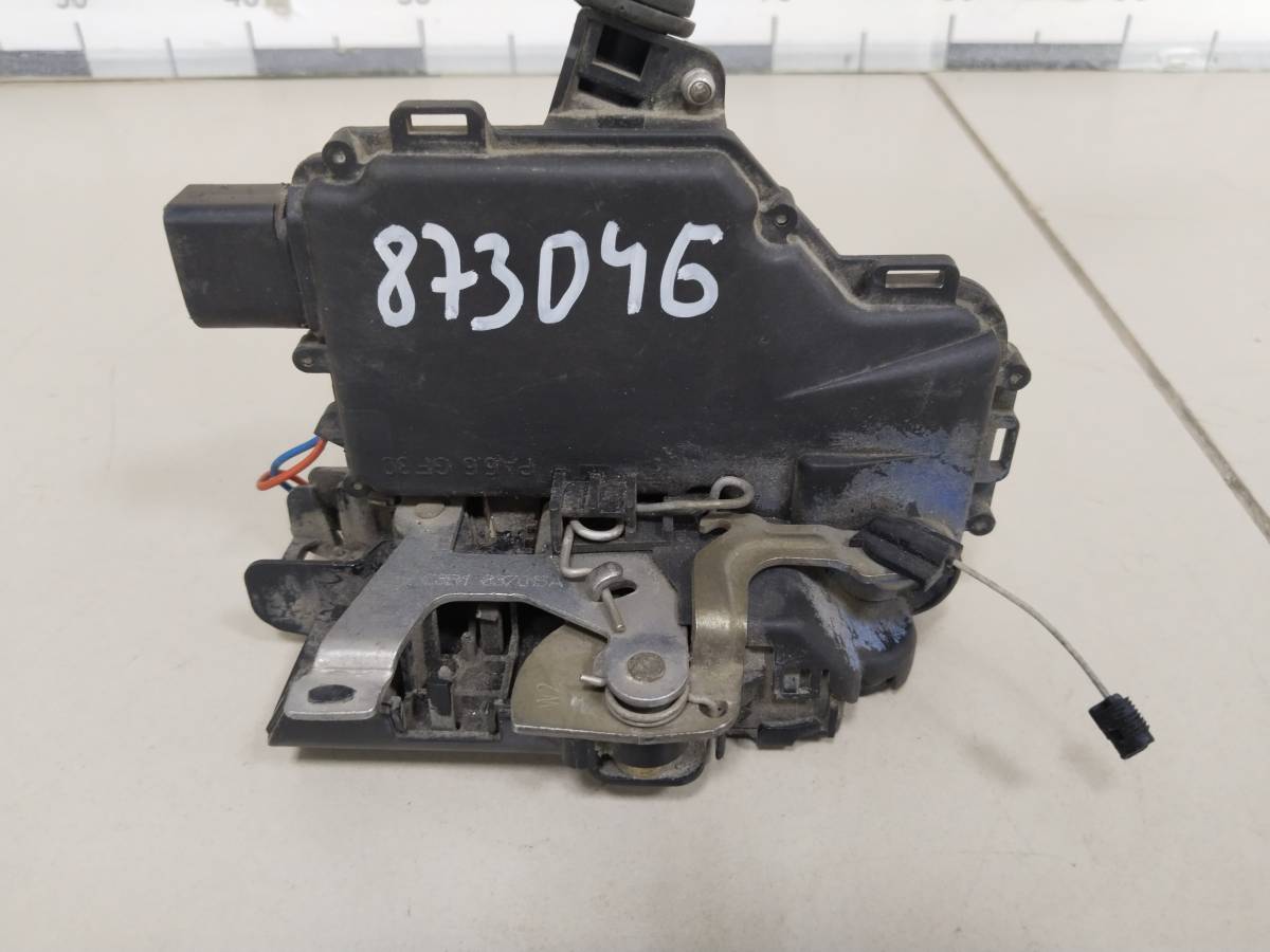 Замок двери передней левой Volkswagen Golf 4 (1J) 1997-2005г
