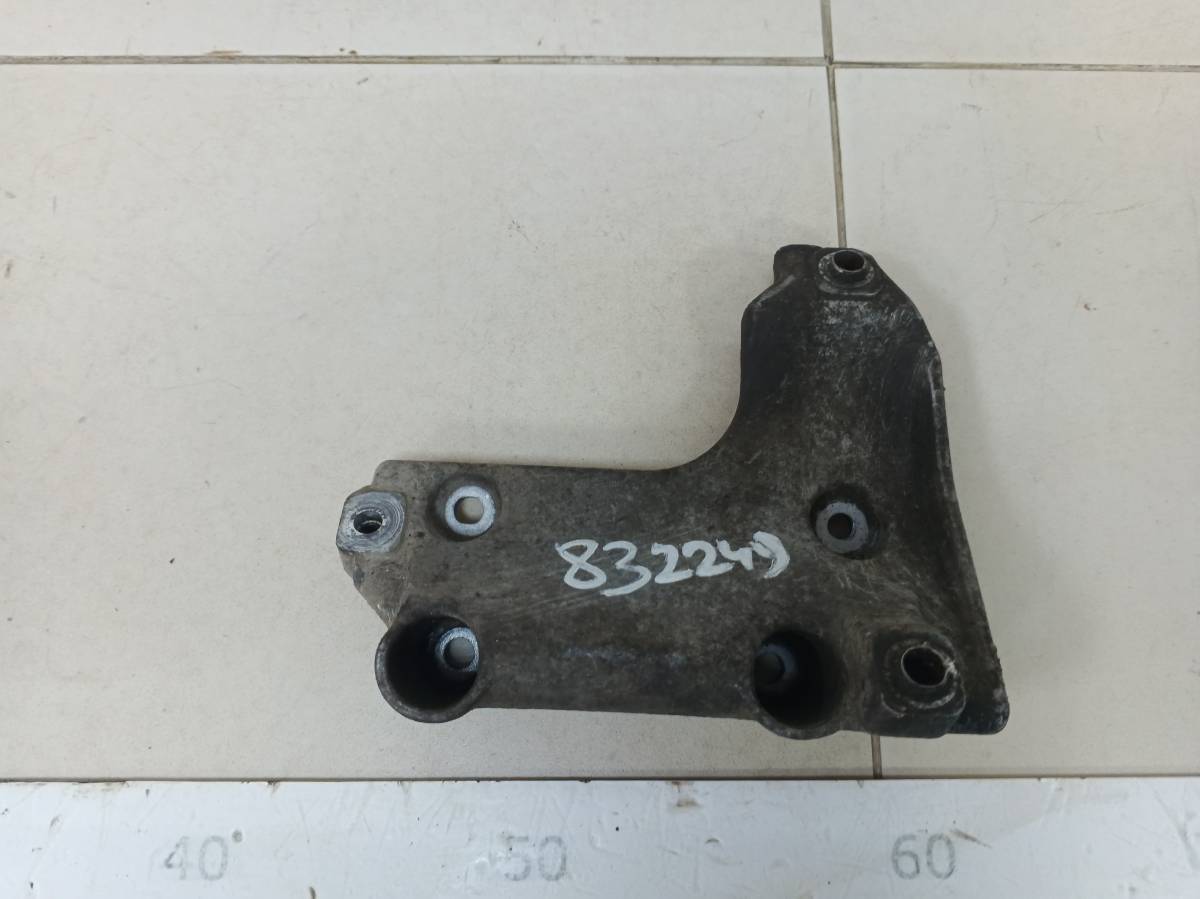 Кронштейн кондиционера BMW 3-series E90/E91 2005-2011