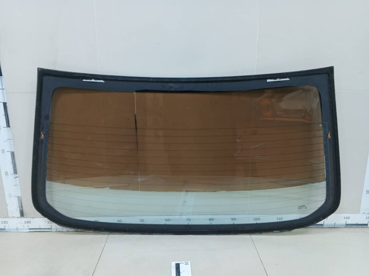 Стекло заднее Nissan Tiida (C11) 2007-2014 Стекло заднее Nissan Tiida (C11) 2007-2014