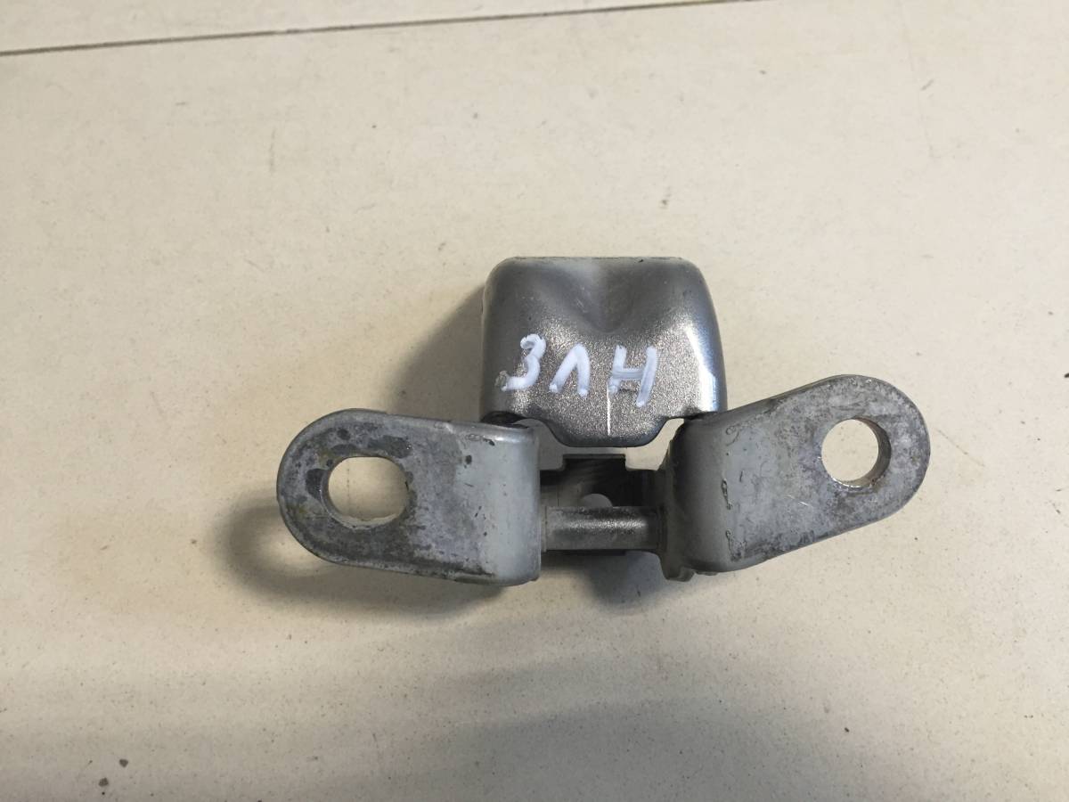 Петля двери задней левой нижняя Kia Soul (AM) 2009-2014