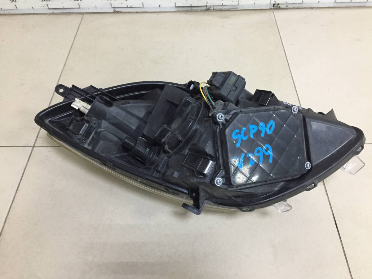 Фара левая Toyota Vitz P90 2005-2011