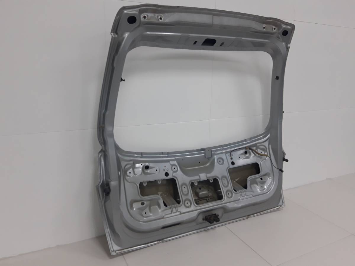 Дверь багажника Nissan Micra (K12) 2002-2010