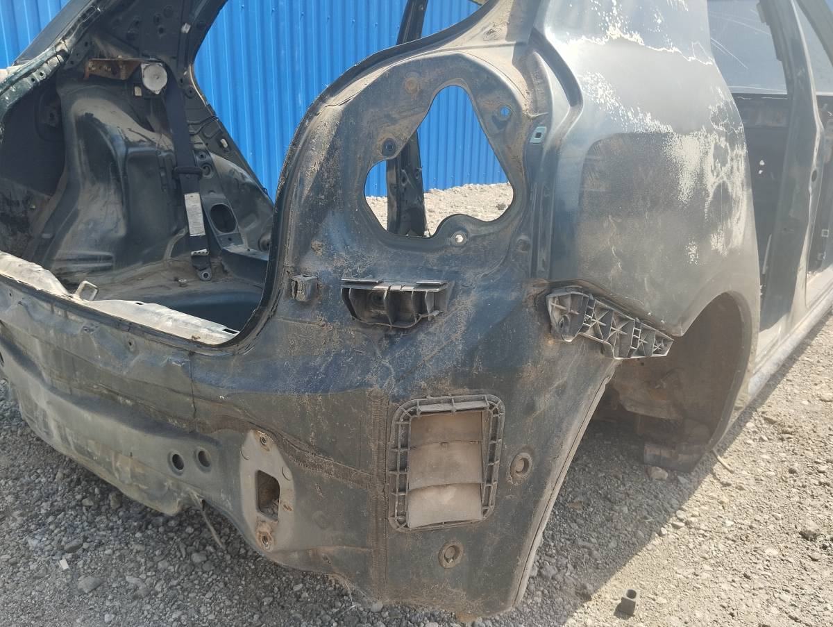 Панель задняя Toyota Corolla E120 2001-2007