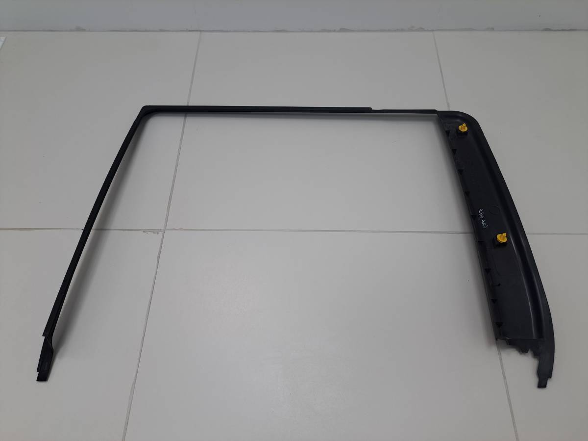Накладка (кузов внутри) Land Rover Discovery 3 2004-2009