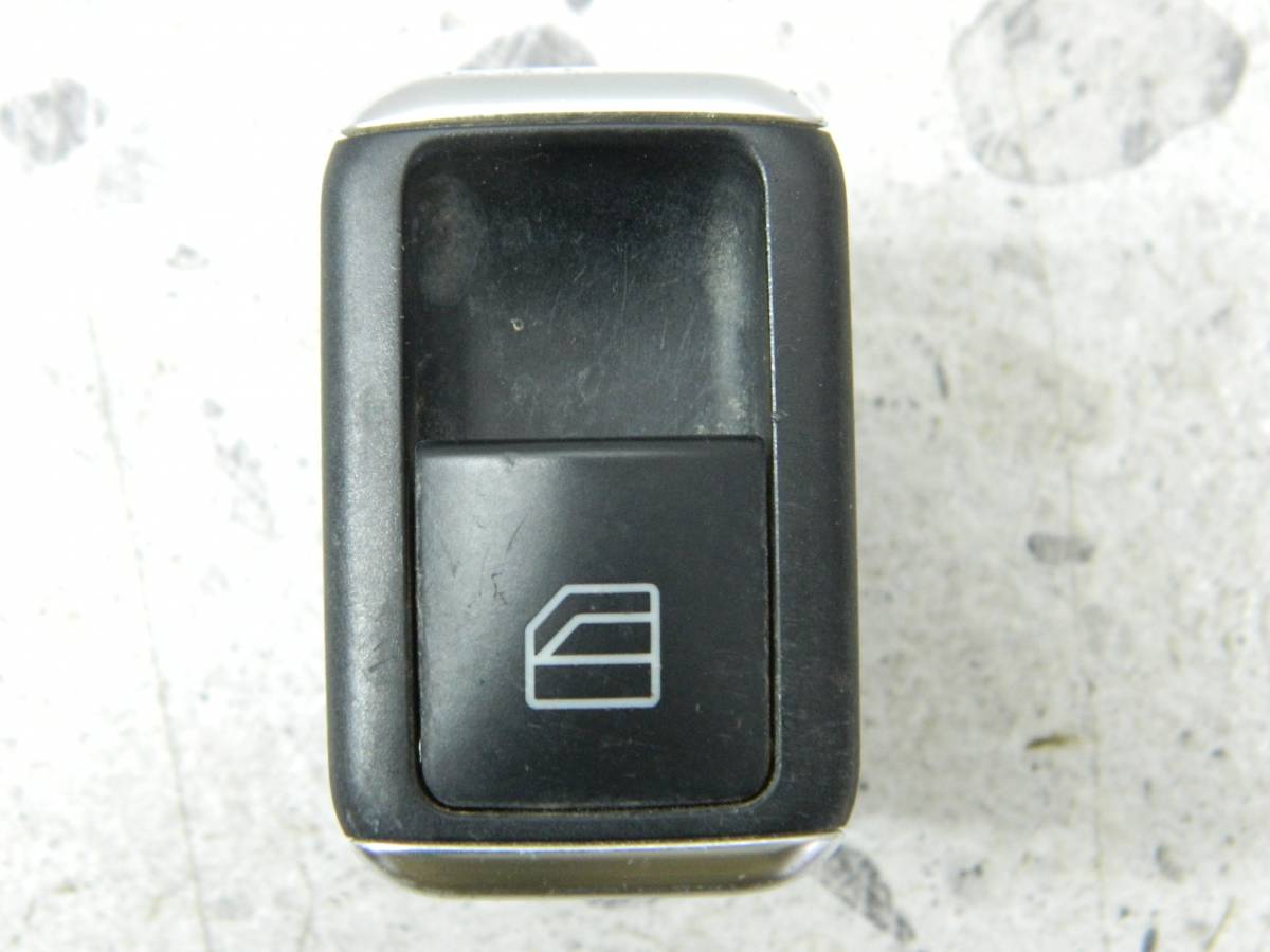 Кнопка стеклоподъемника Mercedes-Benz C-Class (W204) 2007-2014