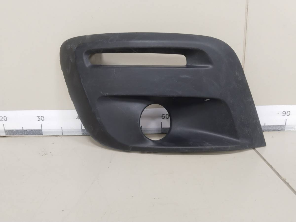 Рамка противотуманной фары правой Citroen Berlingo (NEW) (B9) 2008>