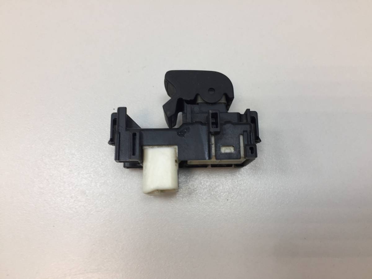 Кнопка стеклоподъемника Toyota Tundra (XK50) 2006-2010