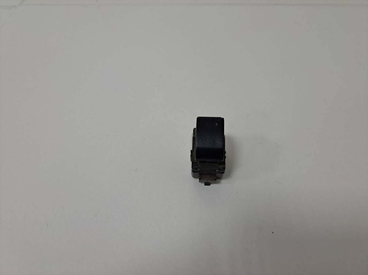 Кнопка стеклоподъемника Toyota Camry (XV30) 2001-2006