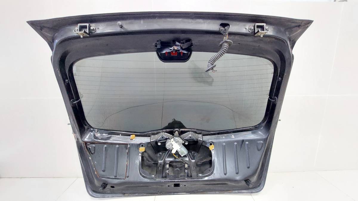 Дверь багажника Renault Sandero 2009-2014
